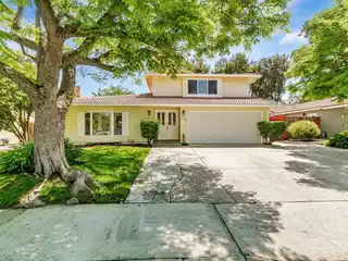 Spacious Home on a Quiet Elegant Road