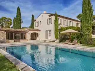 Peaceful Luxury Villa with Pool