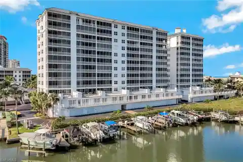 Rare Residence in Regatta