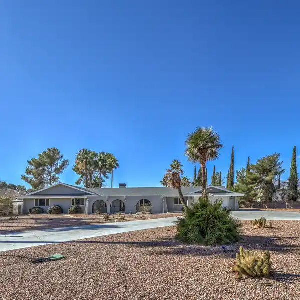 BEAUTIFUL RENOVATED HIDDEN GEM