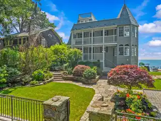 Spectacular Waterfront Estatew with Unparalleled Views