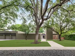 Architectural Gem in Devonshire Estates