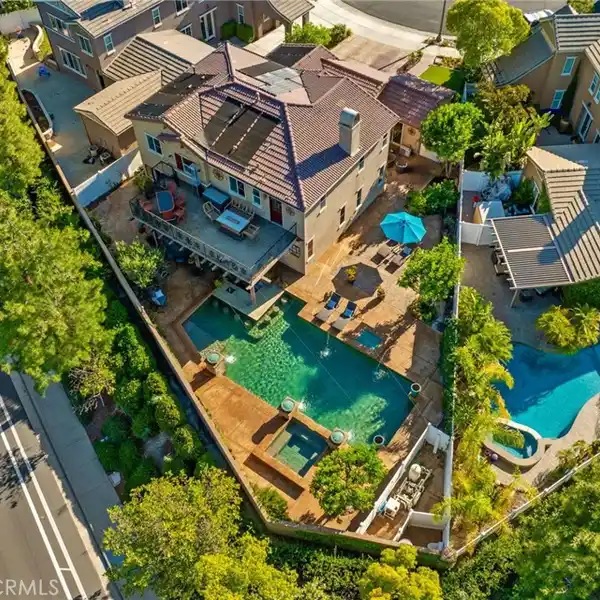 REFINED HARVESTON LUXURY LIVING