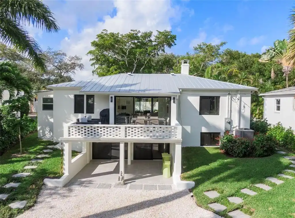 Fabulous Four-bedroom Home in Victoria Park