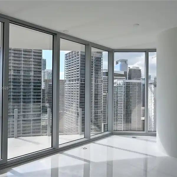 LUXURY LIVING IN ASTON MARTIN RESIDENCES MIAMI