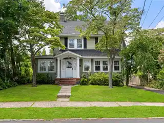 Comfort and Convenience Steps from Rye Beach