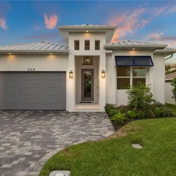 LUXURY POOL HOME WITH SMART AUTOMATION