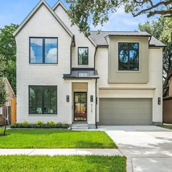 EXCEPTIONAL NEWLY COMPLETED CONSTRUCTION