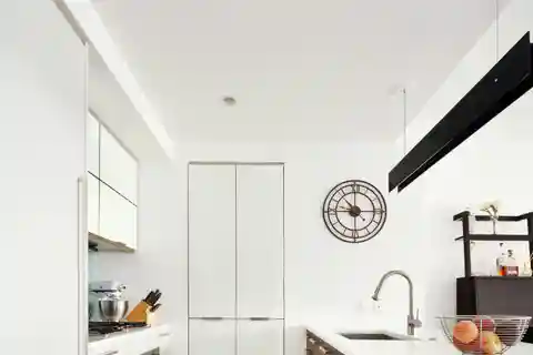 Waterfront Williamsburg Condo with Panoramic Manhattan Views