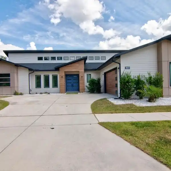 STUNNING CONTEMPORARY DESIGNED WITH EVERY DETAIL IN MIND