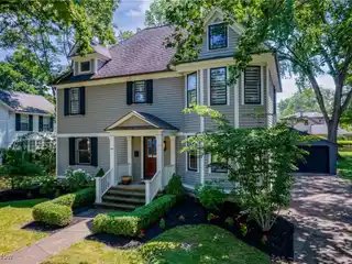 Sunlit Victorian with Stunning Chef’s Kitchen