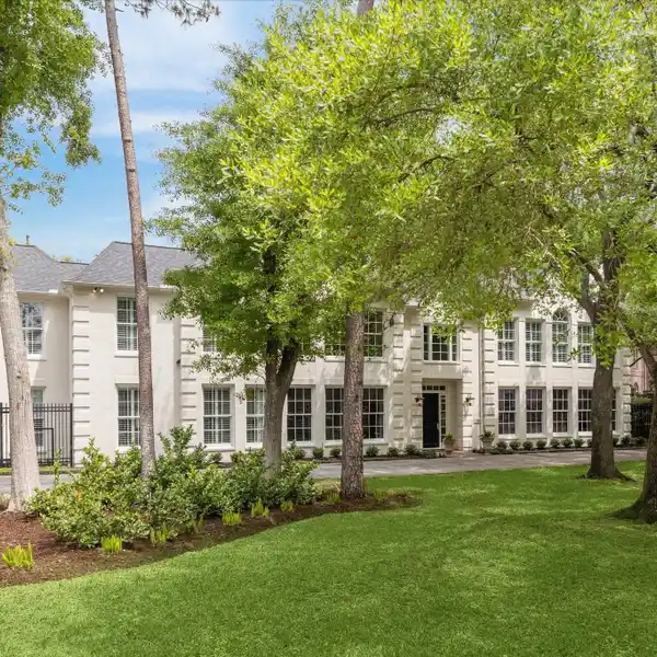 OUTSTANDING PROPERTY IN PRESTIGIOUS WILLOWICK
