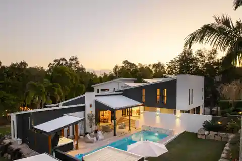 Exceptional Residence in a Premier Setting