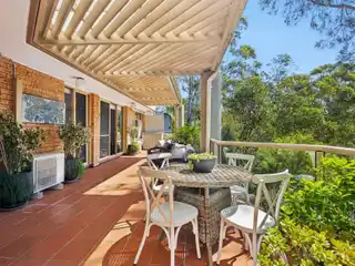 House-Like Apartment with Serene Views over Flat Rock Gully