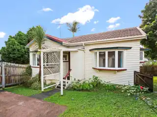 Character Bungalow Plus Bonus Back Property