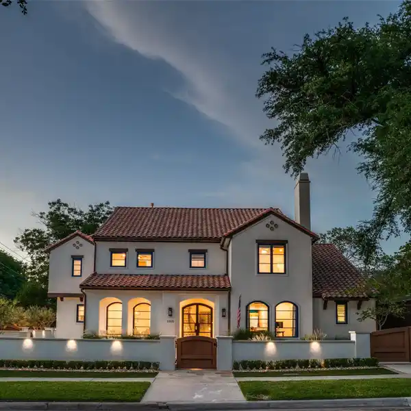 TIMELESS SANTA BARBARA-STYLE MEDITERRANEAN HOME