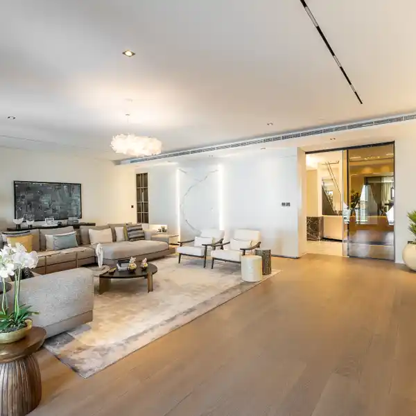 BESPOKE EXCLUSIVE SIX BEDROOM PENTHOUSE IN PALM JUMEIRAH