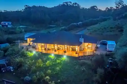 East-Facing Estate Enjoys Stunning Natural Views