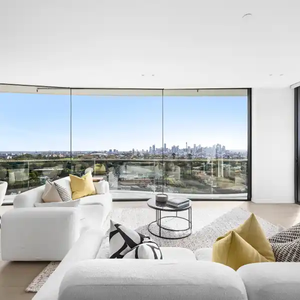 WORLD-CLASS PENTHOUSE ATOP OXFORD RESIDENCES