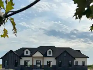 Sophisticated Style on Expansive Scenic Lot