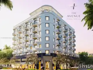 Designer Decorated Residence at the Avenue