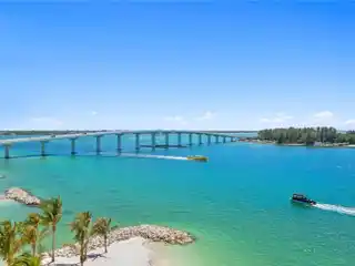 Private Retreat with World-Class Hotel Service