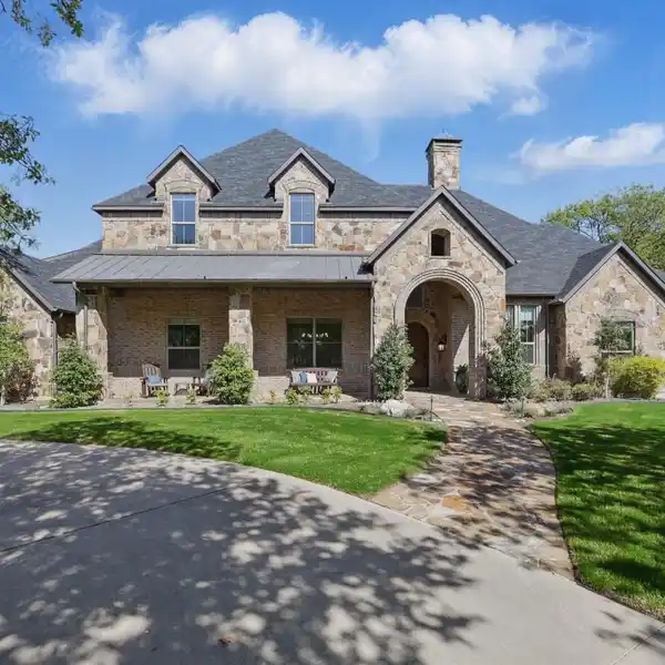 FARMHOUSE BLISS IN DOUBLE OAK