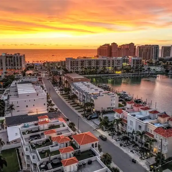 STUNNING INTRACOASTAL WATERWAY TOWNHOME