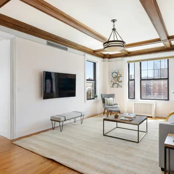 GRAND CLASSIC 7-ROOM HOME