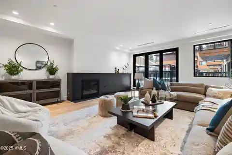 Rare One-Level Retreat with Resort Amenities