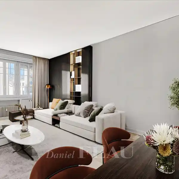 ART DECO ELEGANCE OVERLOOKING BRIGHT COURTYARD