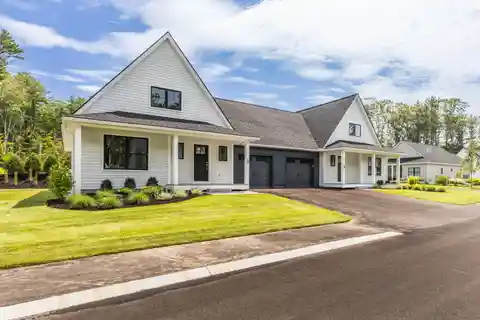 Coastal Maine Living in Wooded Retreat