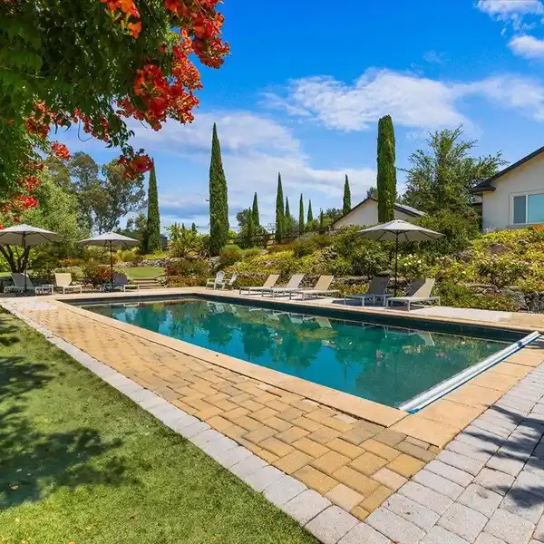 THOUGHTFULLY REMODELED SINGLE-LEVEL HOME
