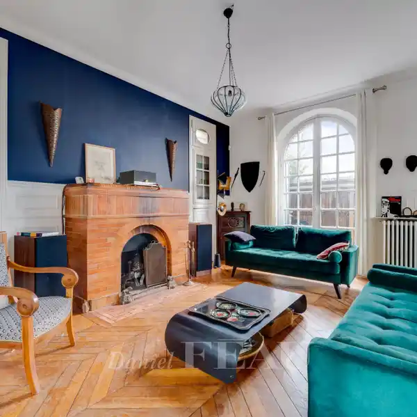 CHARMING PERIOD HOME WITH MODERN RENOVATION
