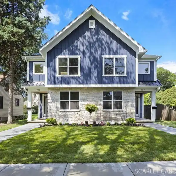 CUSTOM DUPLEX WITH ELEGANT FINISHES