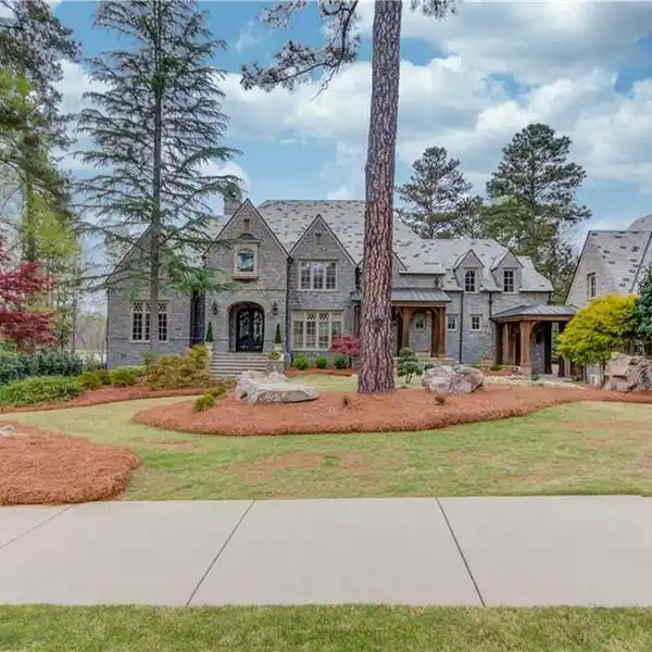 EXQUISITE STONE ITALIAN ESTATE