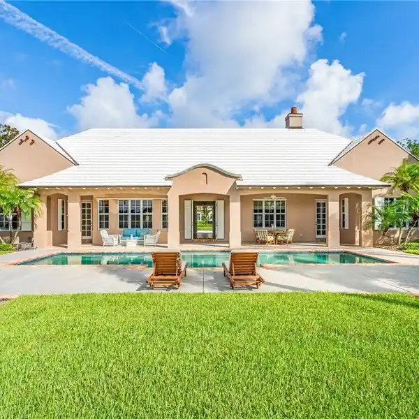 CHARMING ARCHITECT-DESIGNED GOLF ESTATE