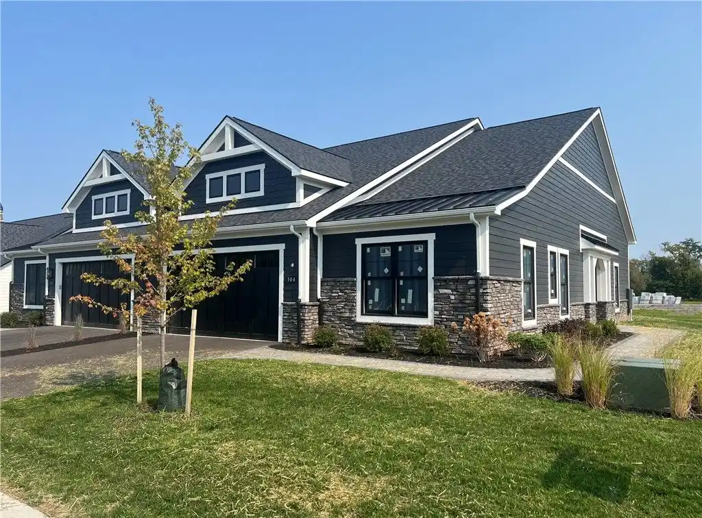Three Bedroom Home in the Moorings on Keuka