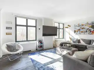 Light-Filled Home at the Trafalgar House