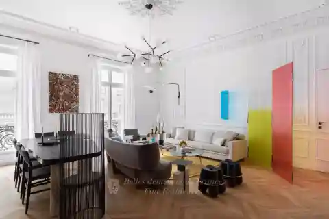 Meticulously Renovated Apartment in a Mid-19th Century Building