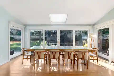 Immaculate Rental Home on over an Acre