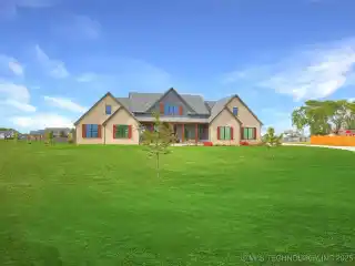 Luxury and Functionality on 2.25 Acres