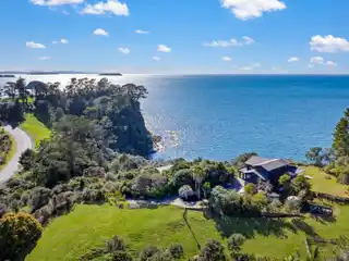 Waterfront Lifestyle on Hibiscus Coast Highway