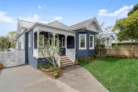 Vibrant Villa on Large Land