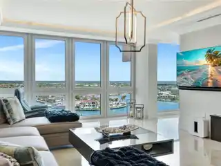 Elegant and Chic Penthouse Condo