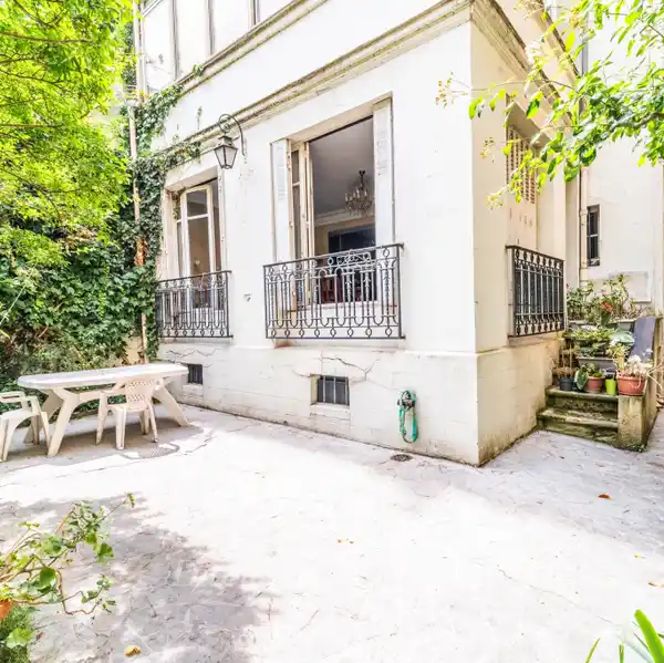 RARE PROPERTY IN CROIX-NIVERT