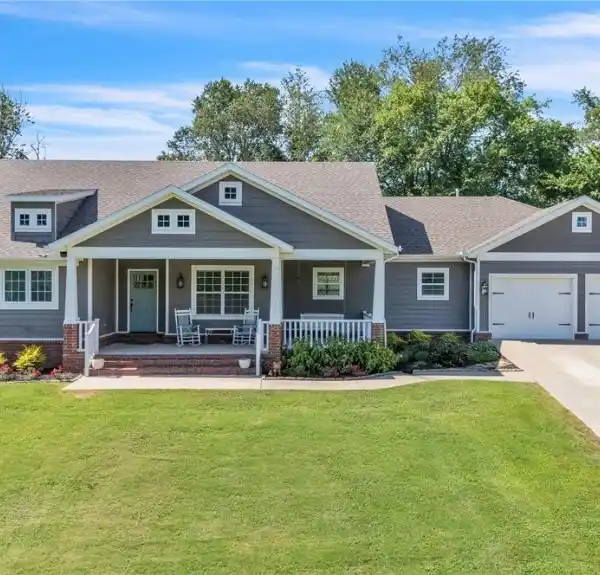 CRAFTSMAN-STYLE FARMHOUSE ON 6.23 ACRES