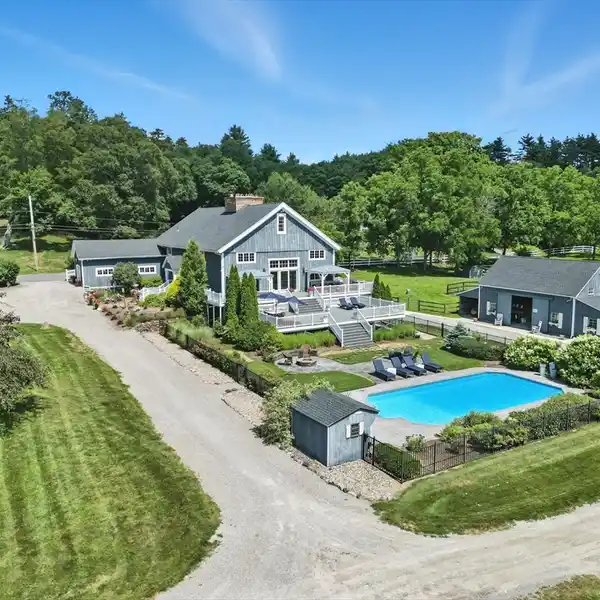 AMAZING EQUESTRIAN ESTATE