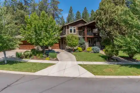 Stunning Custom Home in Shevlin Ridge
