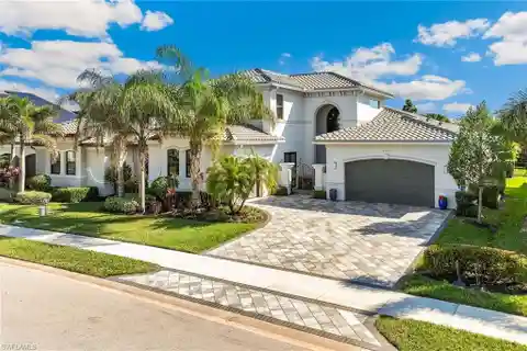 Exceptional Residence in the Heart of North Naples